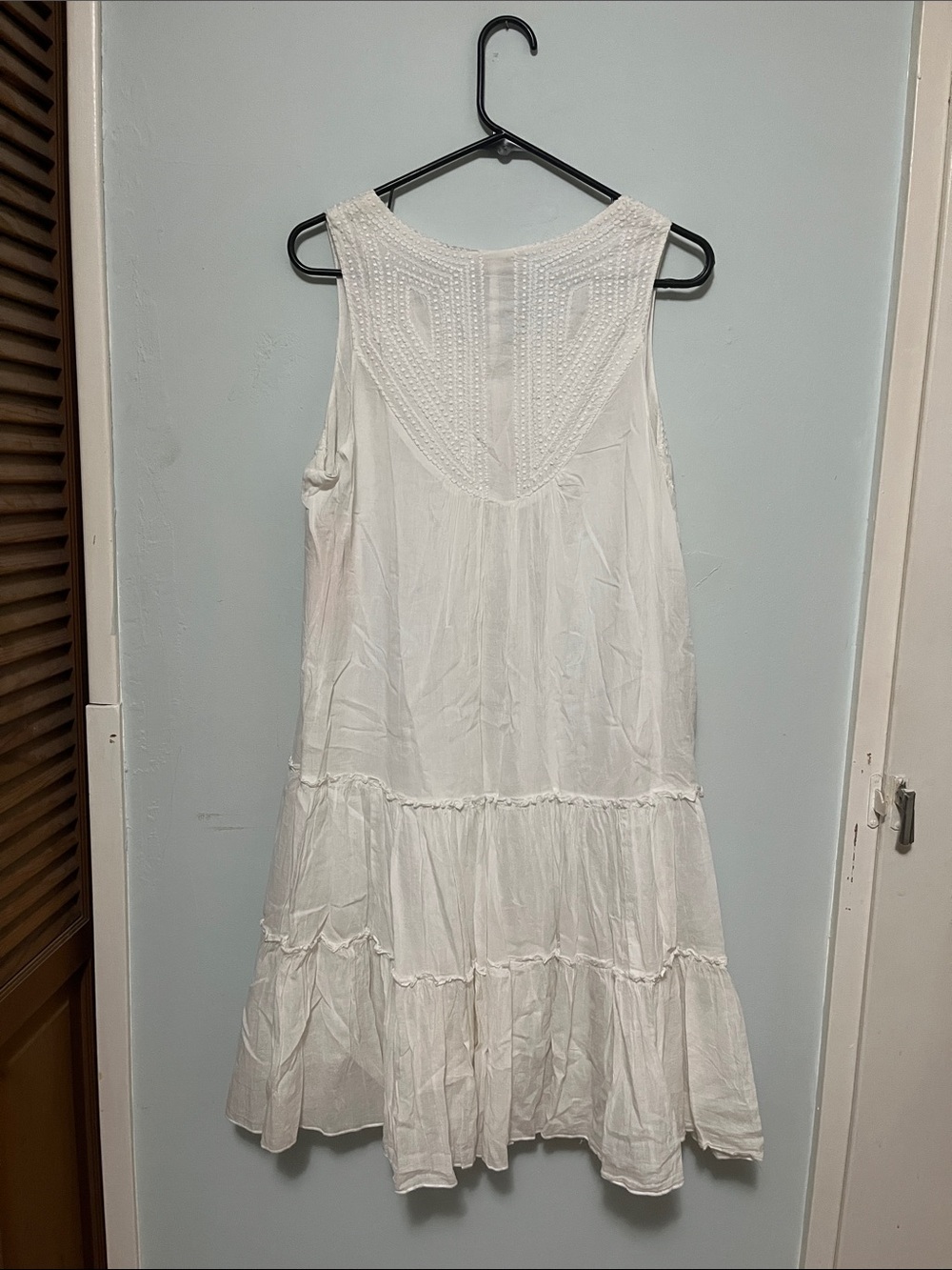 Sleeveless White Tiered Midi Dress with Embroidery - Picture 3 of 5
